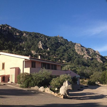 Agriturismo Monte Pino Telti Bagian luar foto
