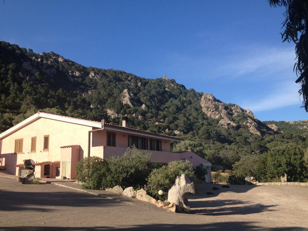 Agriturismo Monte Pino Telti Bagian luar foto